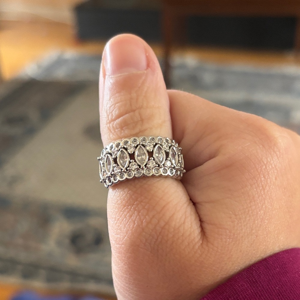 Dazzling Silver Women's Ring